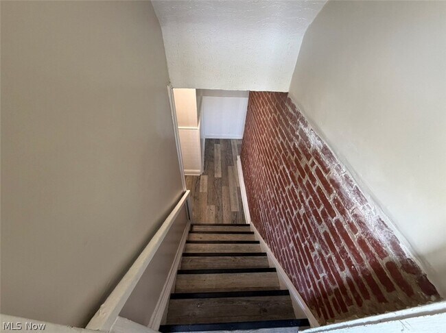 Building Photo - 3186 Euclid Heights Blvd