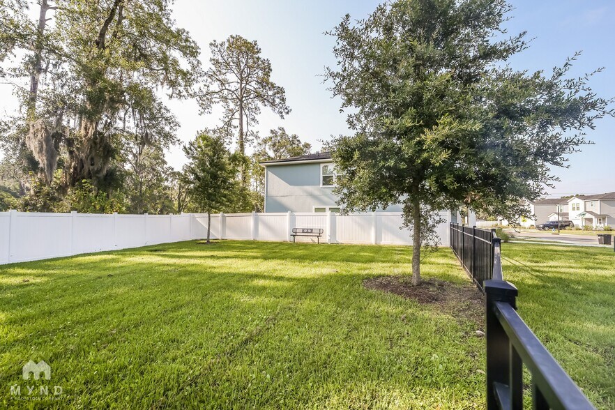 Building Photo - 752 Henley Ct