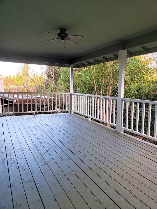 Building Photo - 4 bedroom 2 1/2 bath home in Sunset Oaks