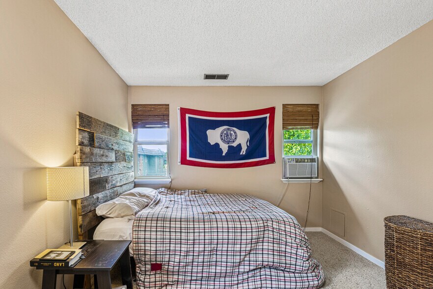 Bedroom 1 - 3365 Chisholm Trl