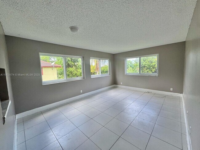 Building Photo - 3556 NW 114th Terrace