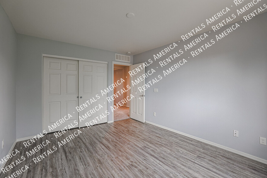 Building Photo - 2810 N 73rd Dr