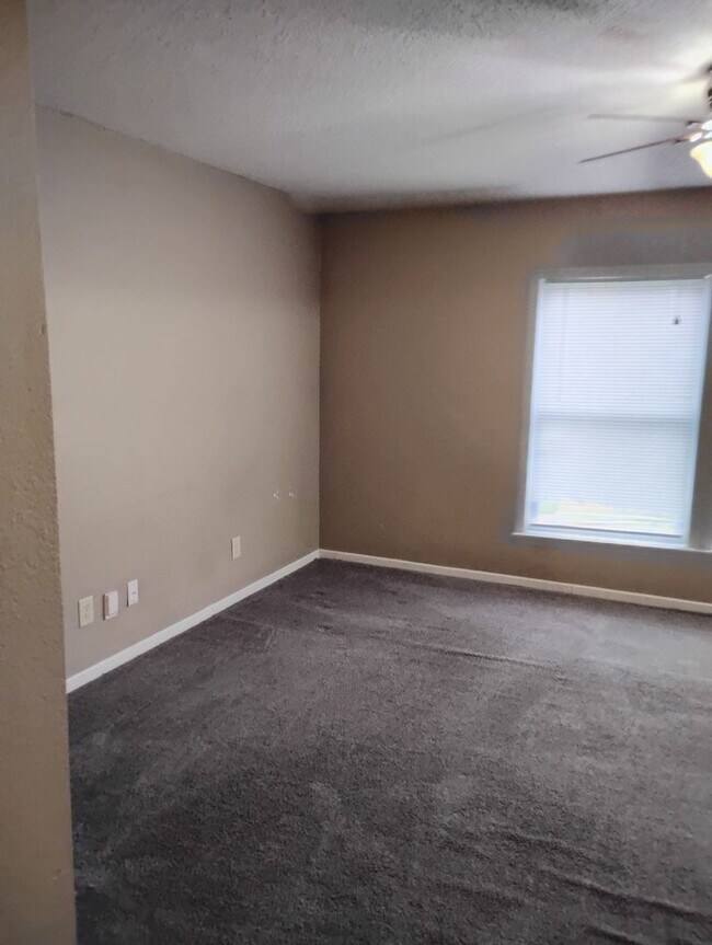 Building Photo - 2683 Soule Dr
