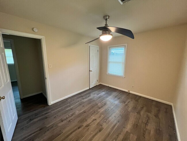 Building Photo - New On the Market!