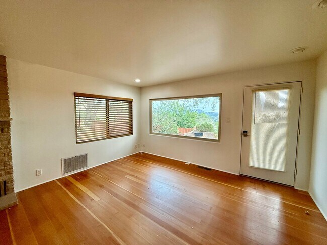Building Photo - Million-Dollar Views of Granite Mountain &...