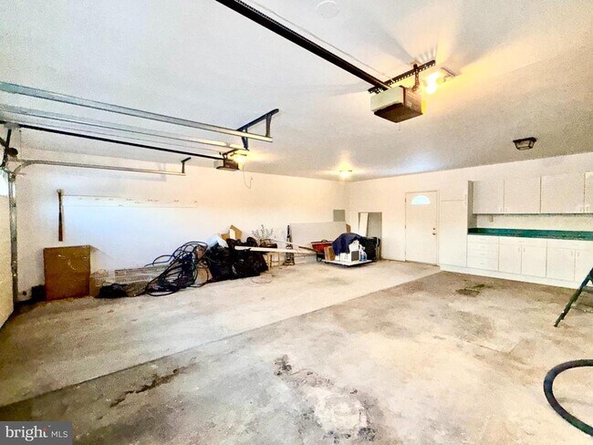 Building Photo - 5233 Kerger Rd