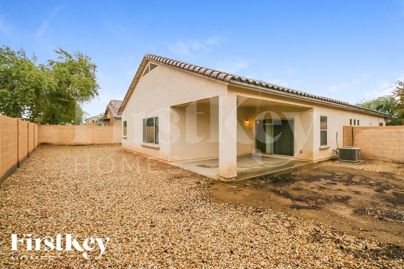 Building Photo - 8811 S 57th Ln