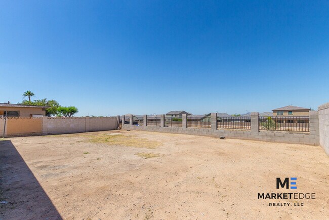 Building Photo - 2Bed/2Bath House at 24th St/Baseline! Appl...