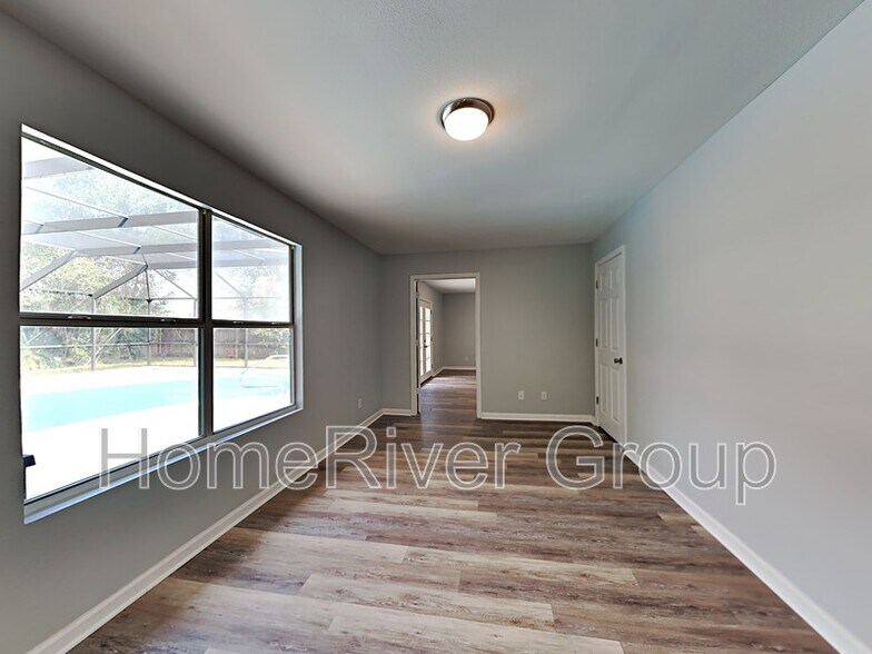 Building Photo - 433 Verb St