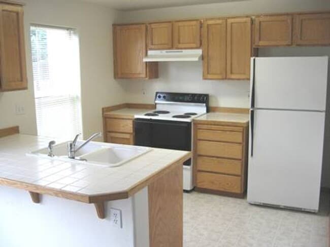 Building Photo - Coming Soon! 3 Bedroom - 2.5 Bath Home in Aloha!