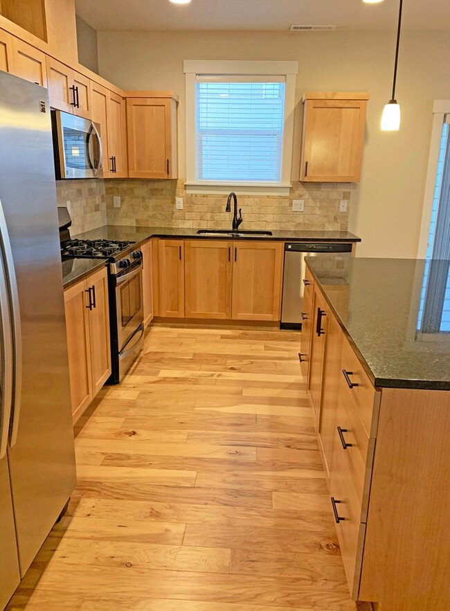Building Photo - Close to Hi-Tech! 4bedroom near Quatma are...