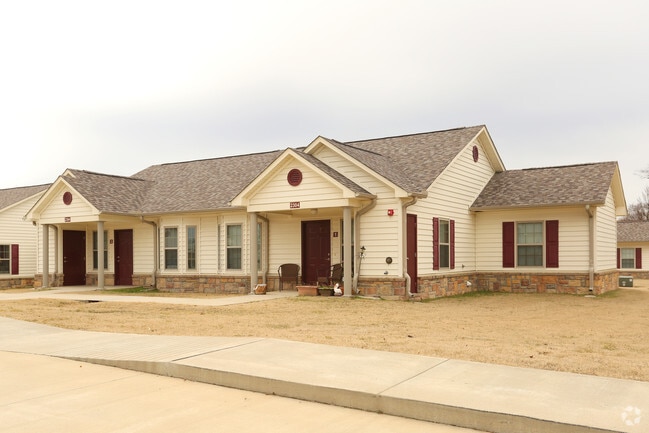Building Photo - Brookstone Heights