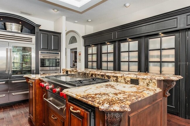 Building Photo - 5949 Seabird Dr S