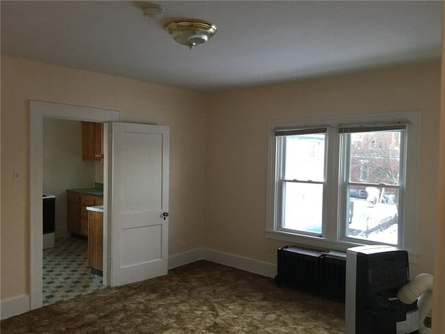 Building Photo - 1511 5th Ave