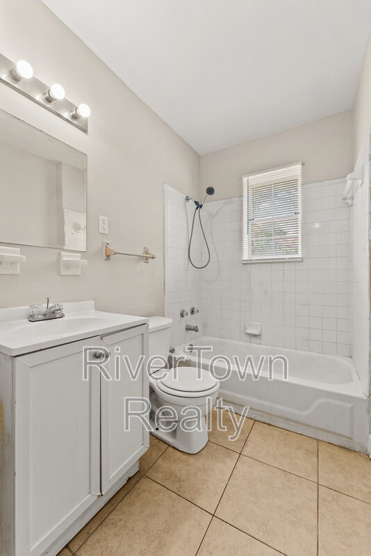 Building Photo - 1093 N Watkins St