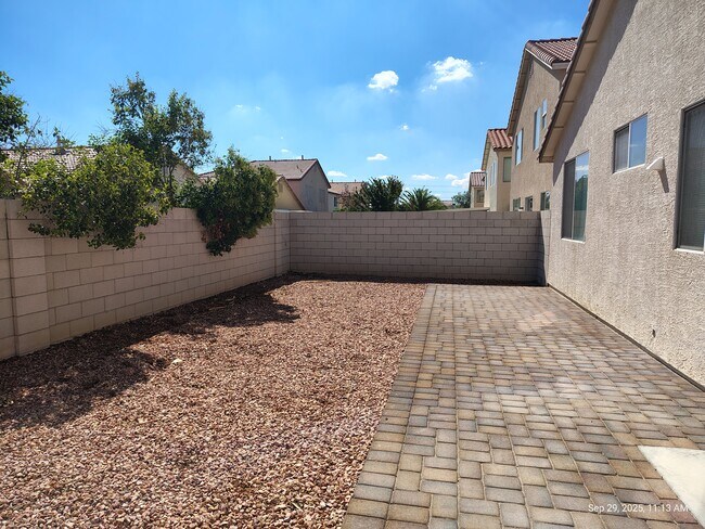 Building Photo - 5526 Cresent Valley St