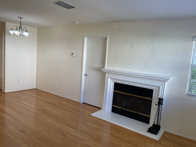 Building Photo - 2915 N Texas St