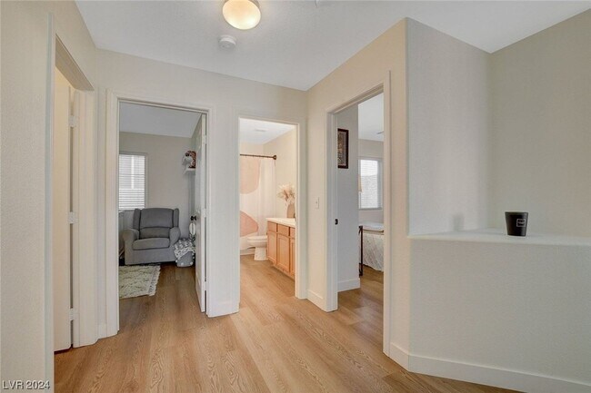 Building Photo - 9291 Hollander Ave