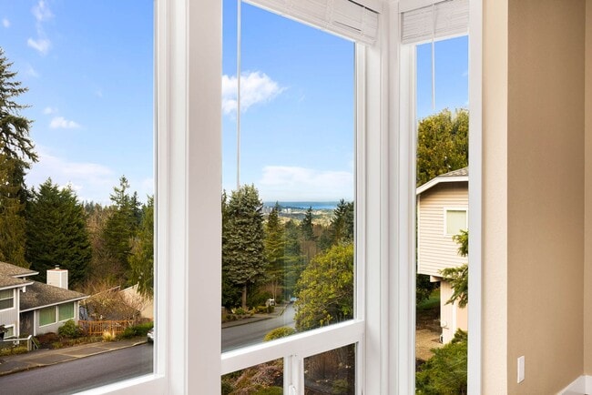 Building Photo - 4758 153rd Ave SE