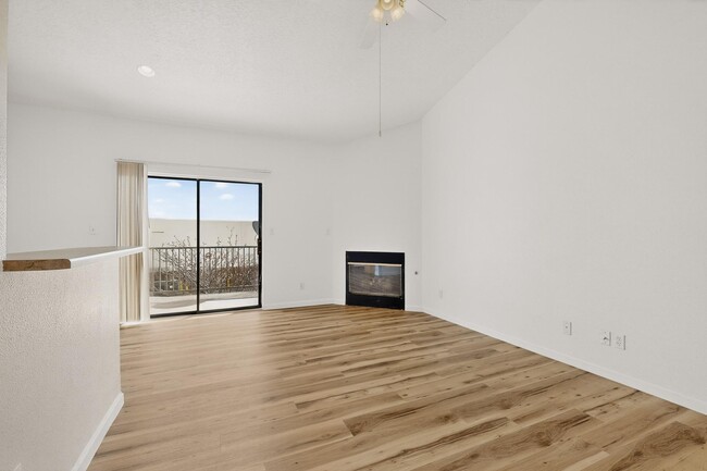 Building Photo - 4200 Ridgeway Ct