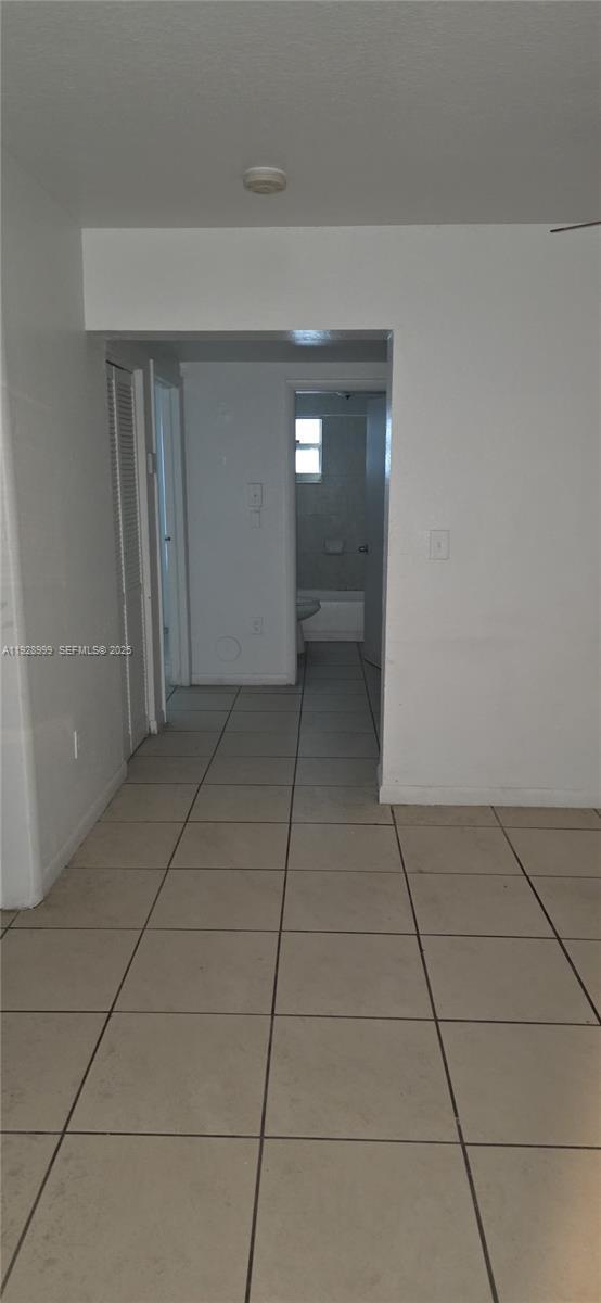 Building Photo - 435 SW 9th Ave