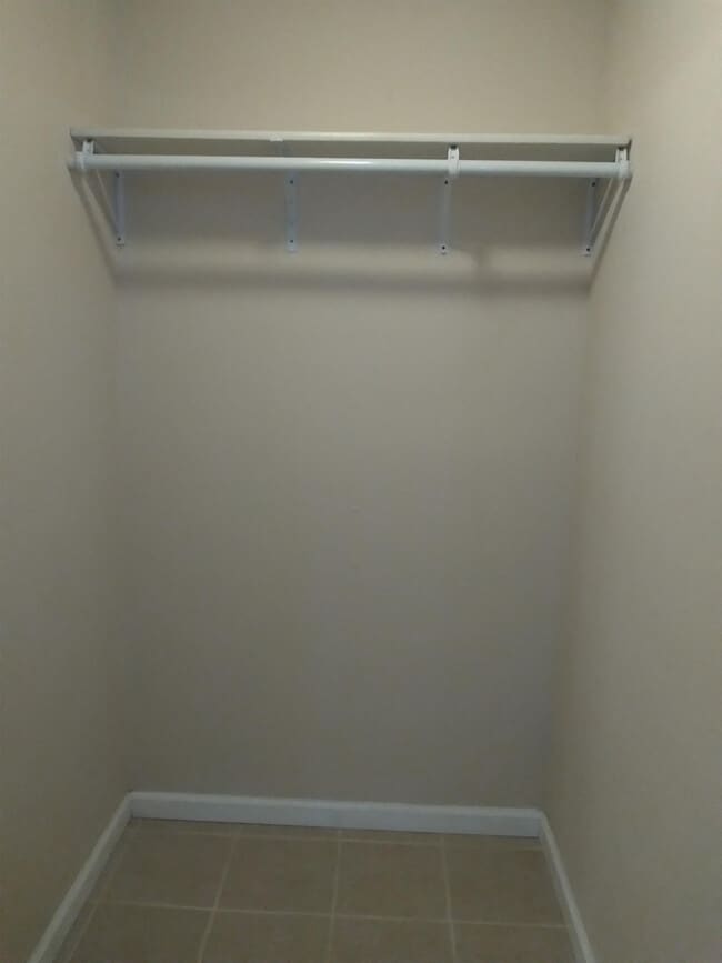 Building Photo - 711 S Poplar St