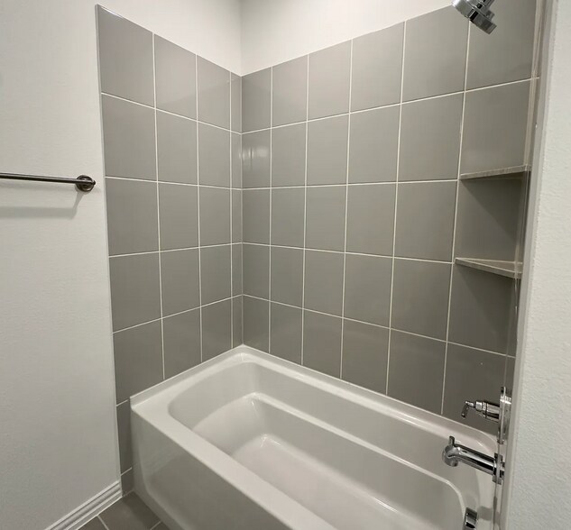 Building Photo - 9575 Speaker Dr