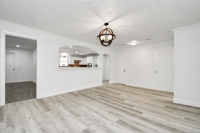 Building Photo - 2243 Matilda St