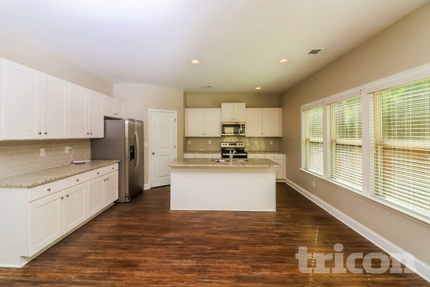 Building Photo - 309 Oxbow St