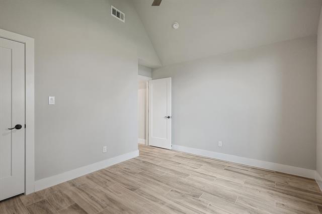 Building Photo - 2084 Glenhollow Dr