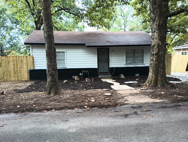 Primary Photo - 2003 Burnell St