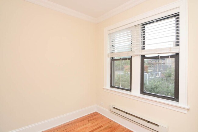 Building Photo - 4742 N Hermitage