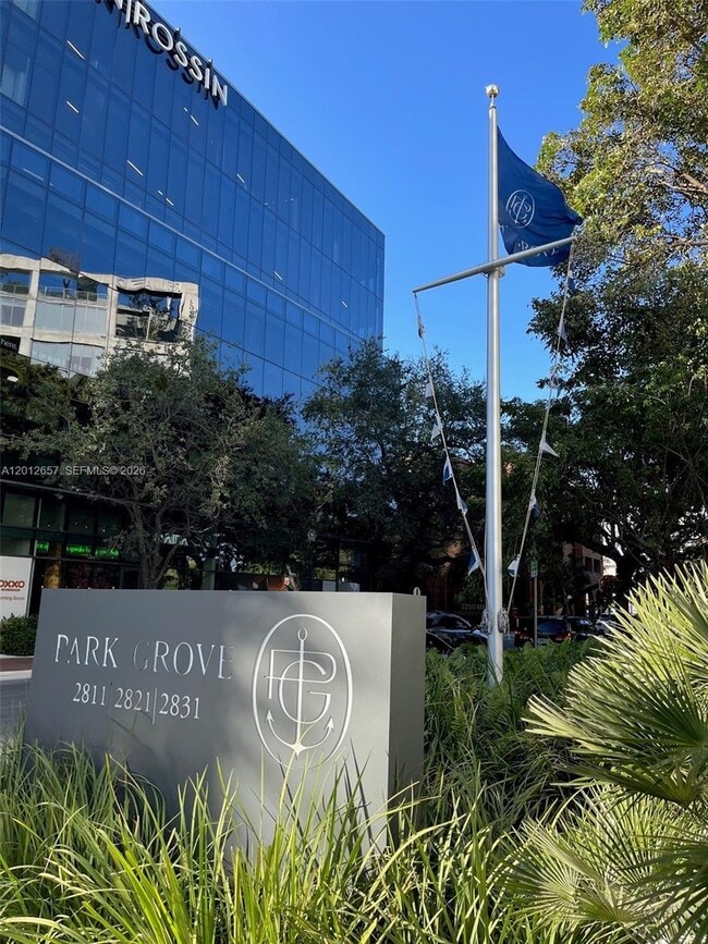 Building Photo - 2831 S Bayshore Dr