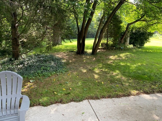 Building Photo - Charming 3 Bedroom, 3 Bathroom Ranch Home ...