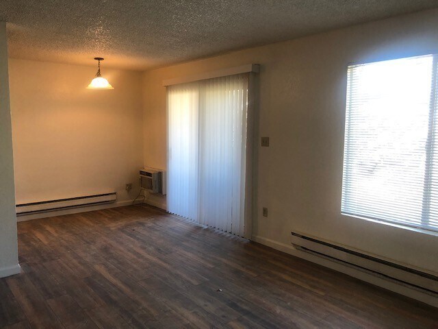 Building Photo - 3950 Clear Acre Ln