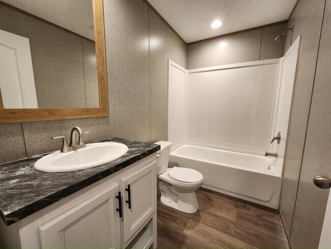 Building Photo - 539 Zebra Dr