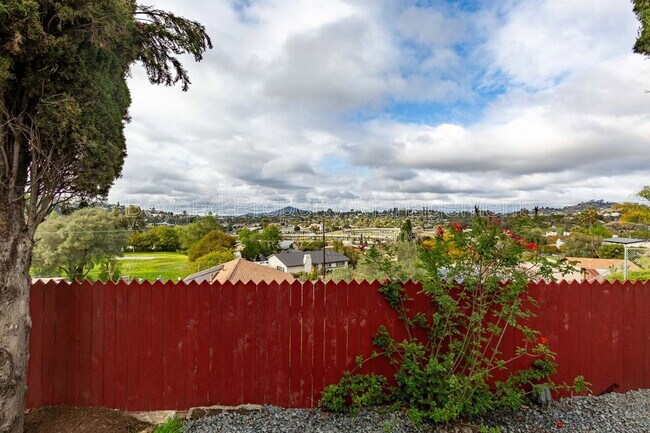 Building Photo - 3725 Orion Dr