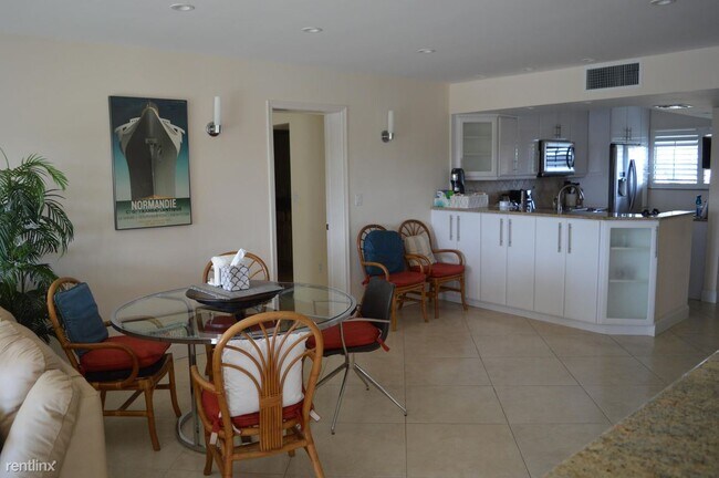 Building Photo - 2 br, 2.5 bath House - 3605 S Ocean Blvd A...