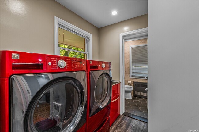 Building Photo - 11 Melby Ln