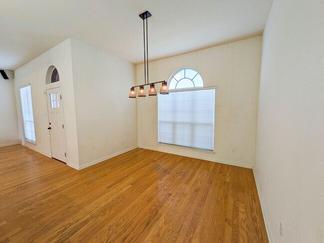Building Photo - 7647 Rosewood Dr