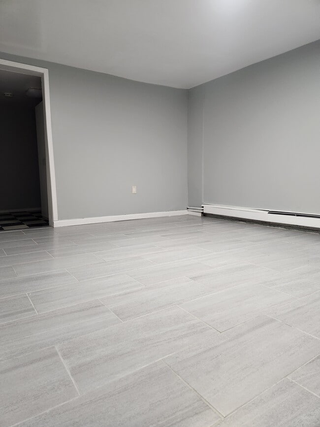 Studio - 140 Van Siclen Ave
