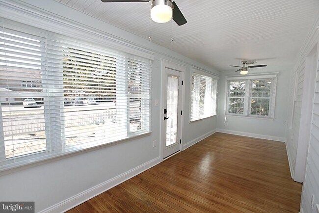 Building Photo - 412 W Ocean Heights Ave