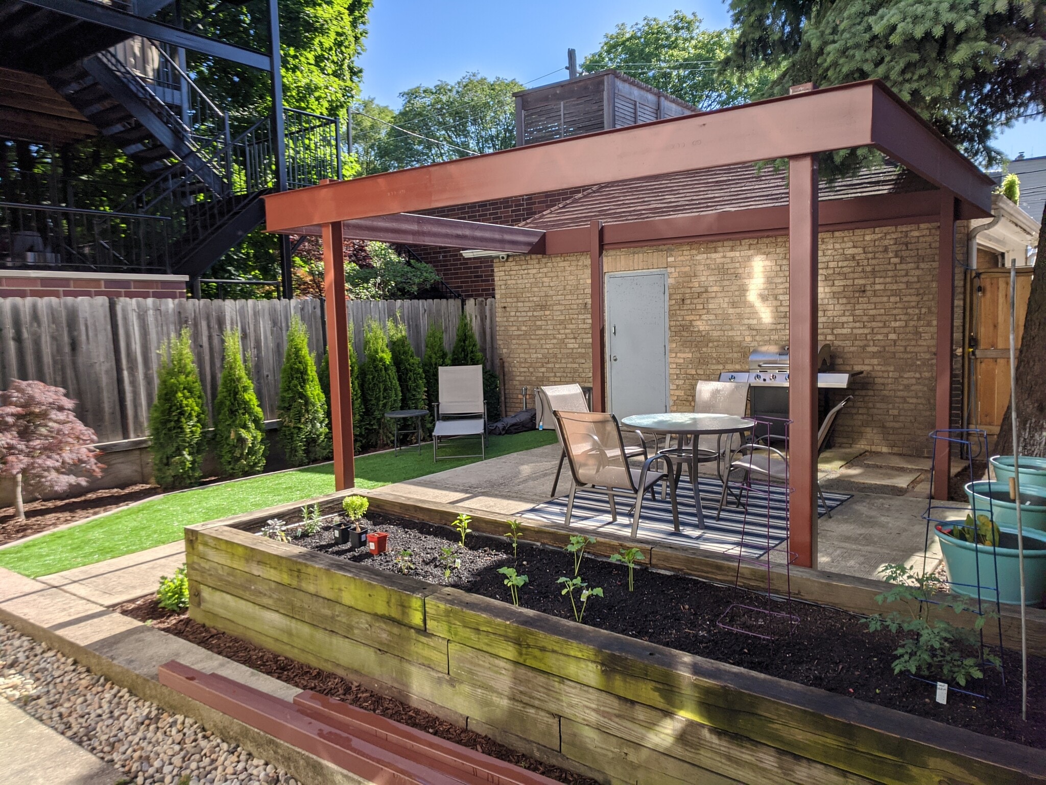 Building Photo - 3919 N Greenview Ave