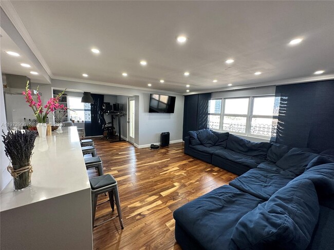 Building Photo - 401 Golden Isles Dr