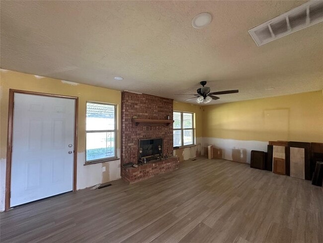 Building Photo - 412 Sundown Dr