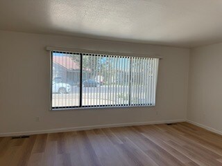 Building Photo - 1700 Briarwood Dr