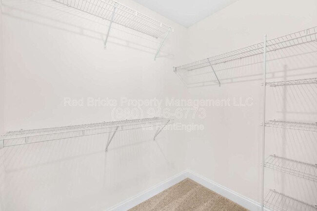 Building Photo - 1528 Cedar Tree Dr