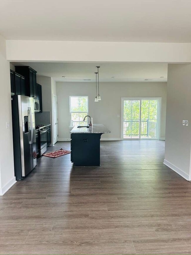 Building Photo - 9904 Oaklawn Blvd NW