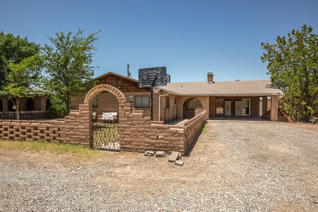 Primary Photo - Spacious 3 bedroom 2 bath with Solar Panels