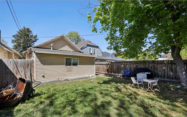 Building Photo - Updated 3-Bedroom Home Near Downtown & University of Utah